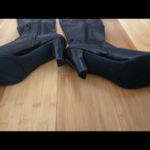 Covington size 10 calf length boot - Picture 2 of 3